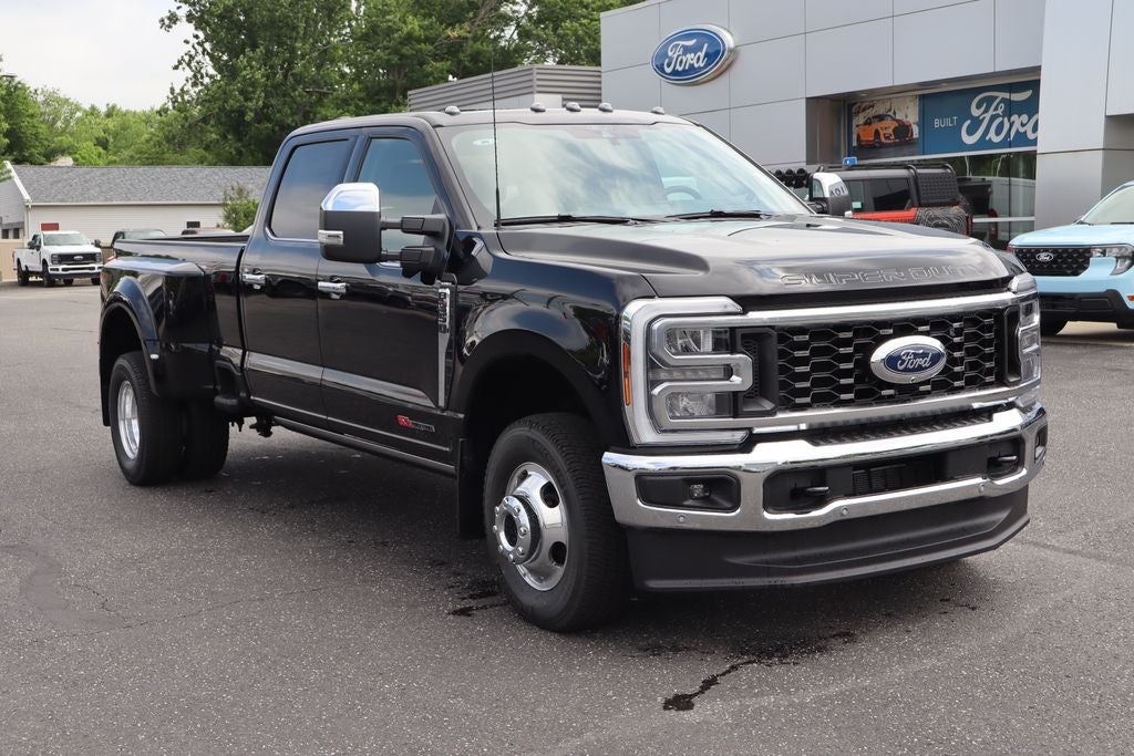 2026 Ford F-350SD Lariat DRW