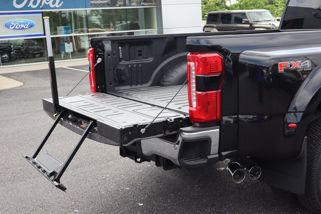 2026 Ford F-350SD Lariat DRW