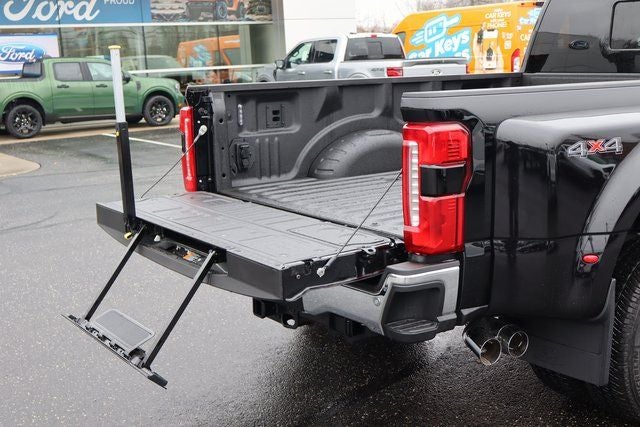2026 Ford F-350SD Lariat DRW
