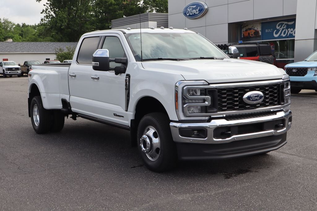 2026 Ford F-350SD Lariat DRW