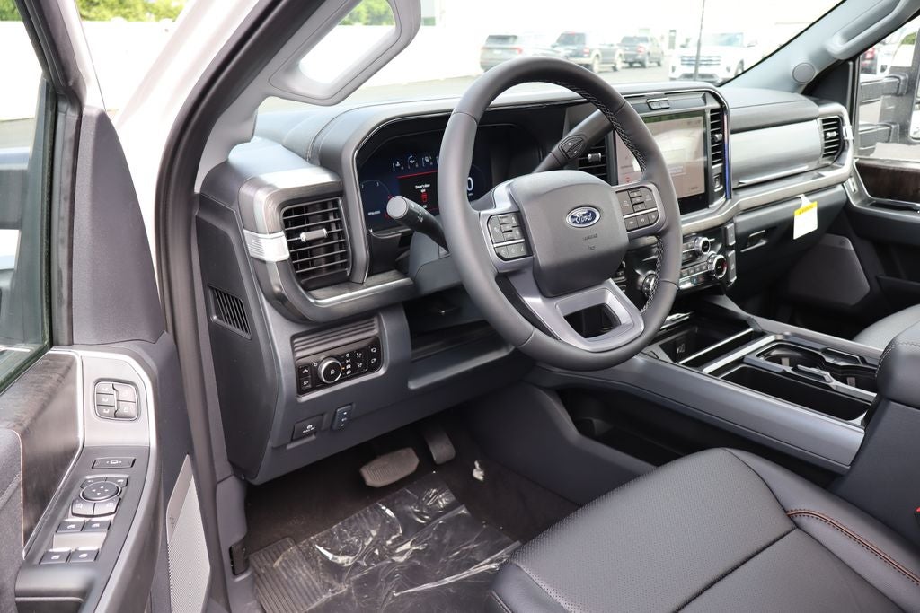 2026 Ford F-350SD Lariat DRW