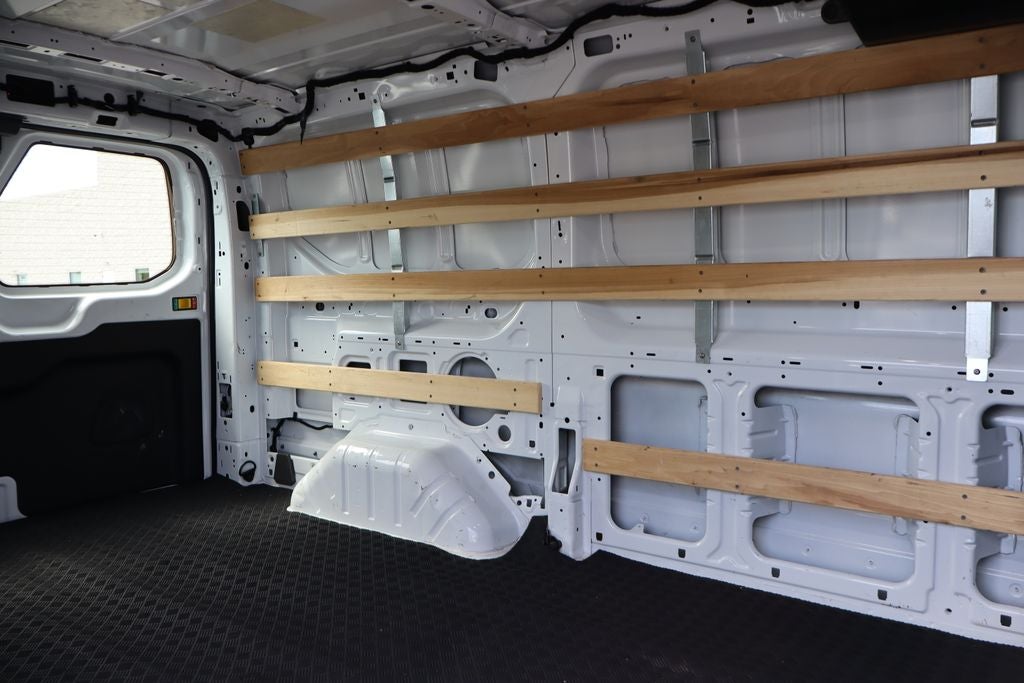2025 Ford Transit-250 LR