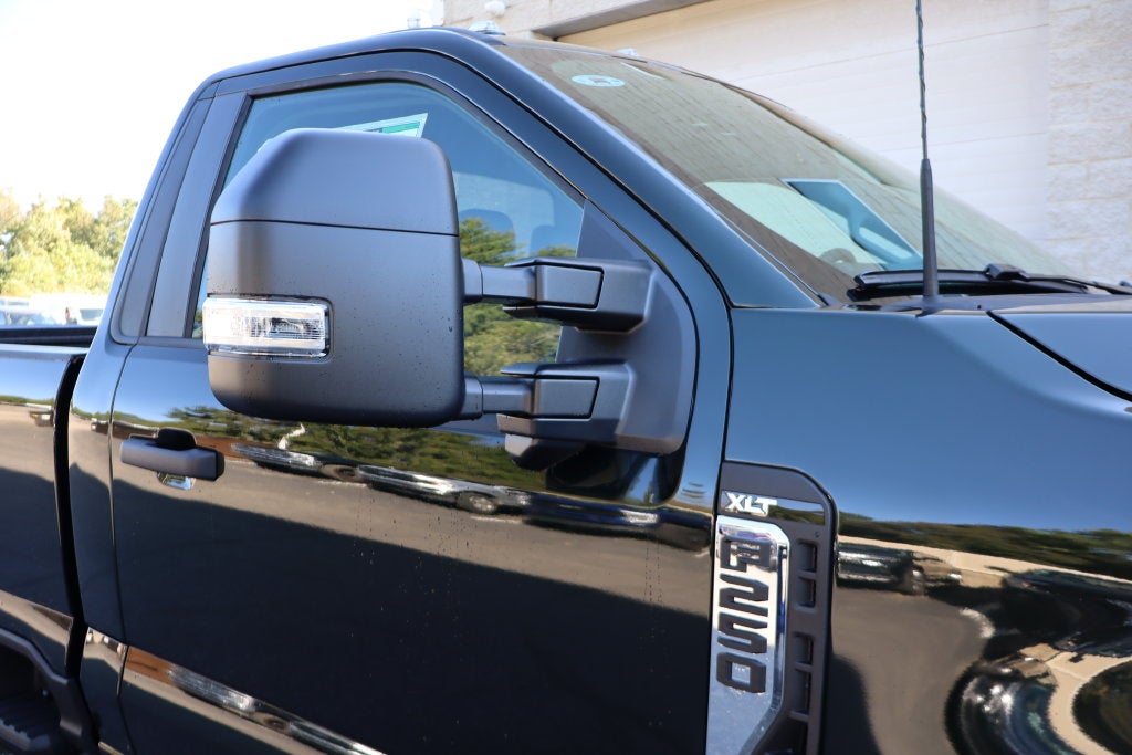2027 Ford F-250SD XLT