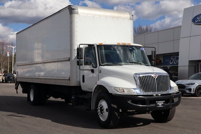 2019 International 4300 DRW w/Cargo Box