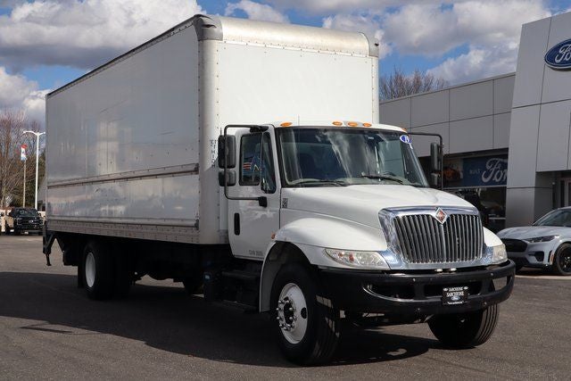 2019 International 4300 DRW w/Cargo Box