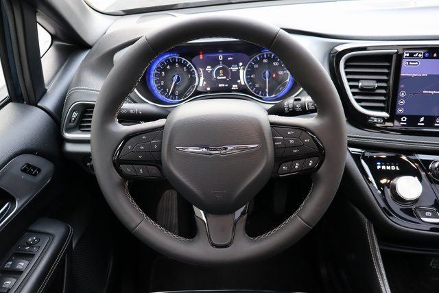 2025 Chrysler Pacifica Limited S