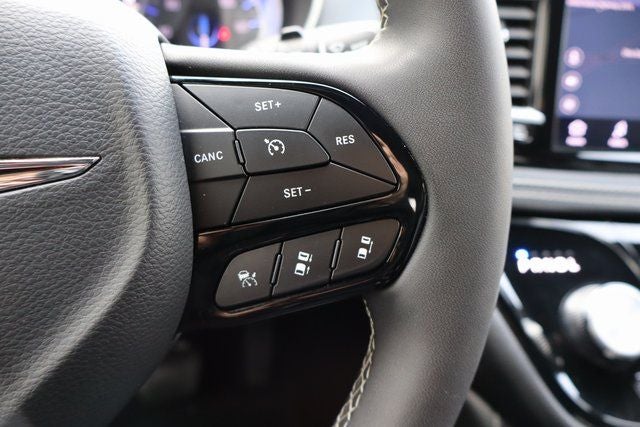 2025 Chrysler Pacifica Limited S