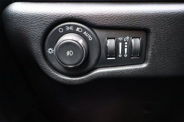 2025 Chrysler Pacifica Limited S