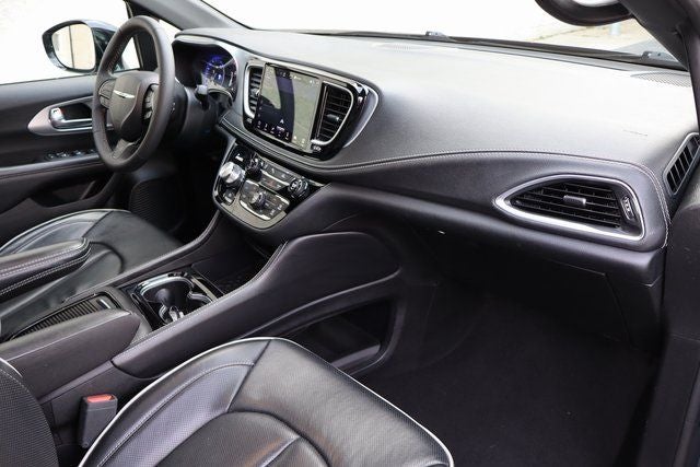 2025 Chrysler Pacifica Limited S