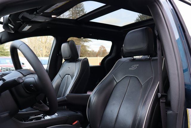 2025 Chrysler Pacifica Limited S