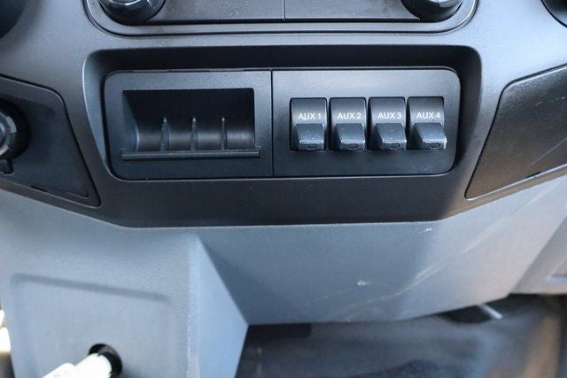 2011 Ford F-750SD XL DRW w/24' Supreme Flat Body