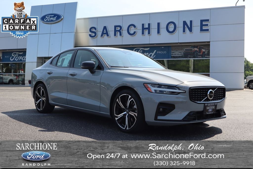 2024 Volvo S60 B5 Core Dark Theme