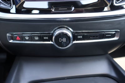 2024 Volvo S60 B5 Core Dark Theme