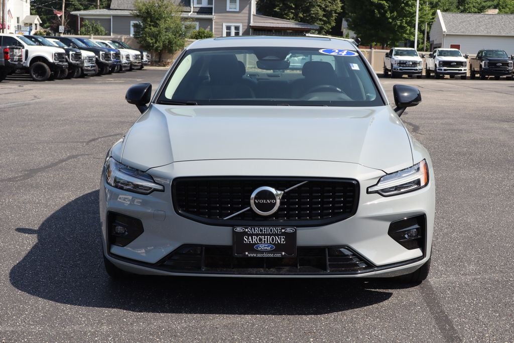 2024 Volvo S60 B5 Core Dark Theme