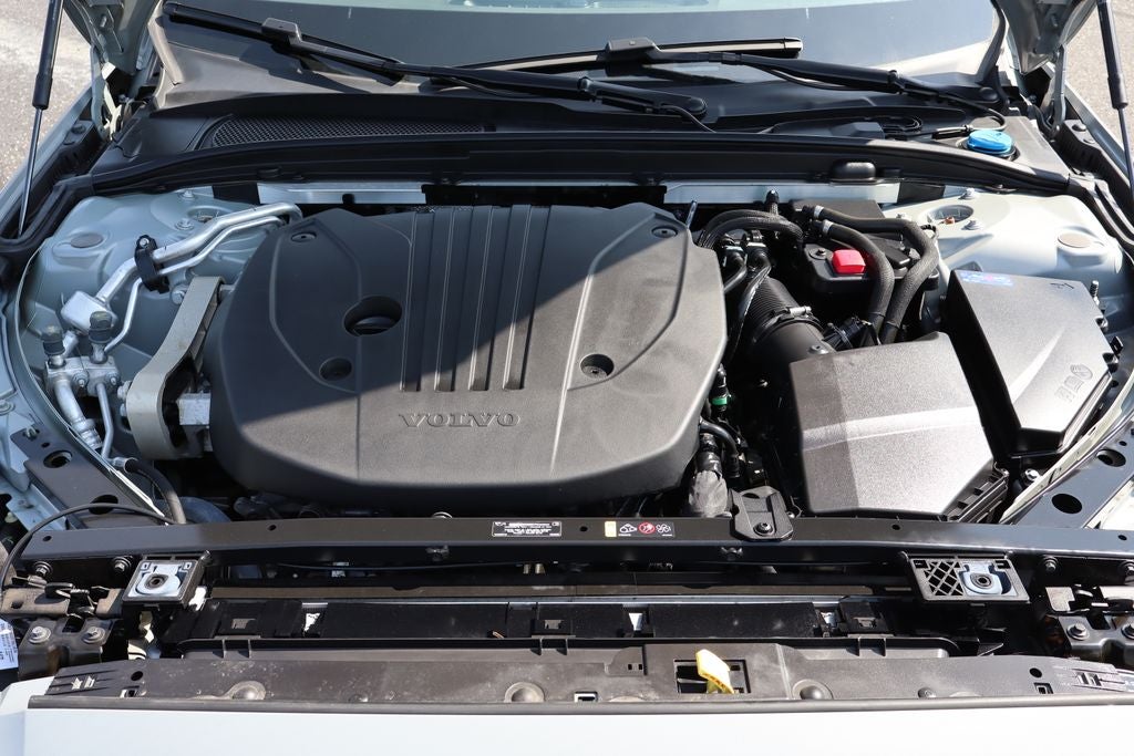 2024 Volvo S60 B5 Core Dark Theme