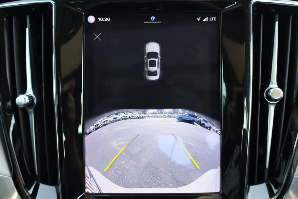 2024 Volvo S60 B5 Core Dark Theme