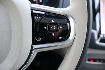 2025 Volvo XC90 B6 Plus 7-Seater