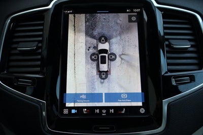 2025 Volvo XC90 B6 Plus 7-Seater