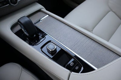 2025 Volvo XC90 B6 Plus 7-Seater