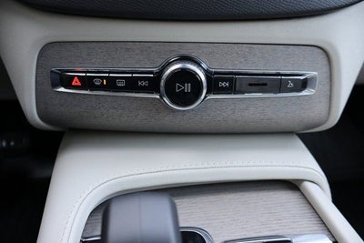 2025 Volvo XC90 B6 Plus 7-Seater