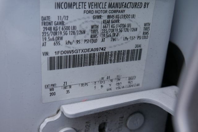 2013 Ford F-550SD XLT DRW w/Flatbed Body