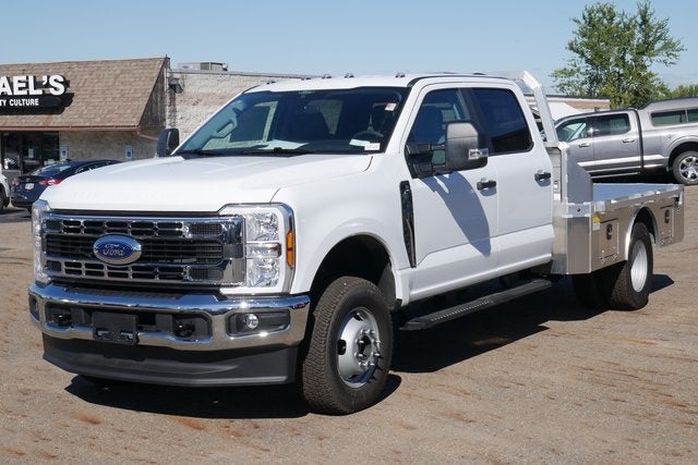 2025 Ford F-350SD XL DRW w/Hauler Body