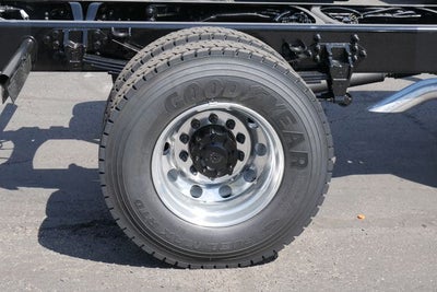2027 Ford F-750SD Base DRW