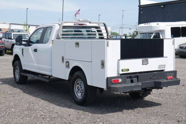 2022 Ford F-250SD XL w/Utility Bed