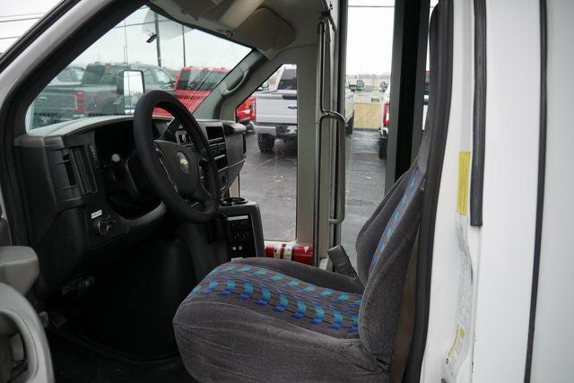 2014 Chevrolet Express 4500 Base Cutaway