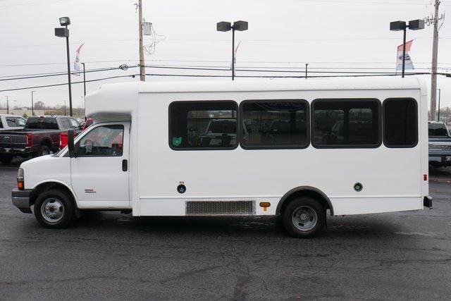 2014 Chevrolet Express 4500 Base Cutaway