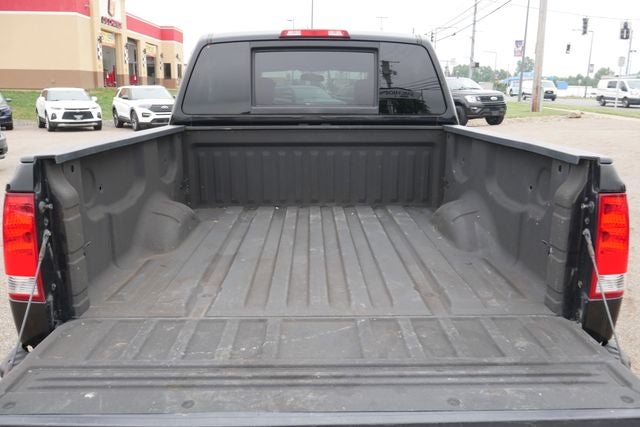 2015 Nissan Titan SV