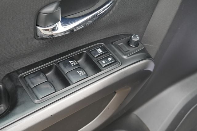 2015 Nissan Titan SV