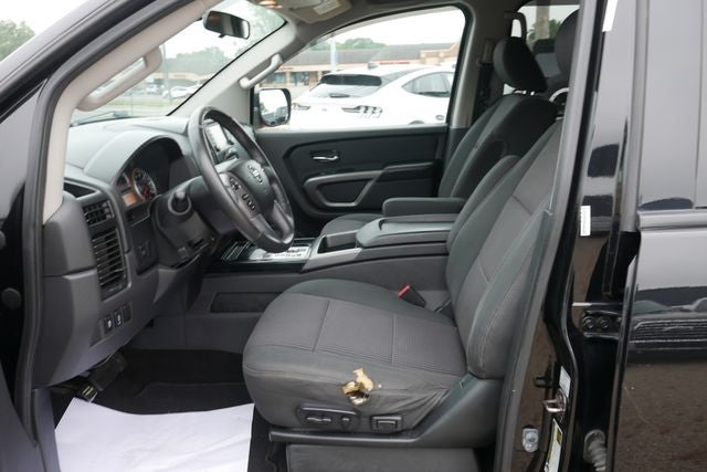 2015 Nissan Titan SV