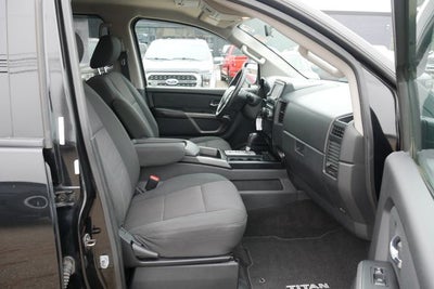 2015 Nissan Titan SV