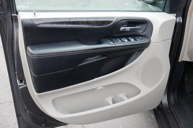 2015 Chrysler Town & Country Touring