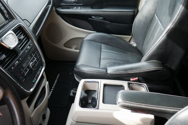 2015 Chrysler Town & Country Touring