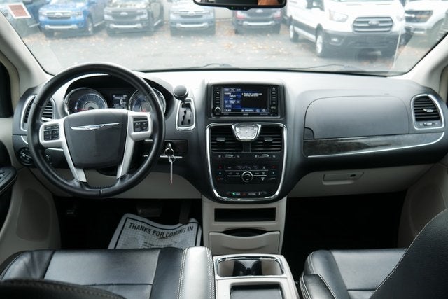 2015 Chrysler Town & Country Touring