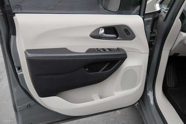 2021 Chrysler Pacifica Hybrid Touring L