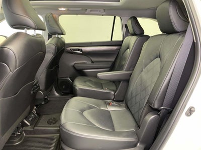 2024 Toyota Highlander Platinum