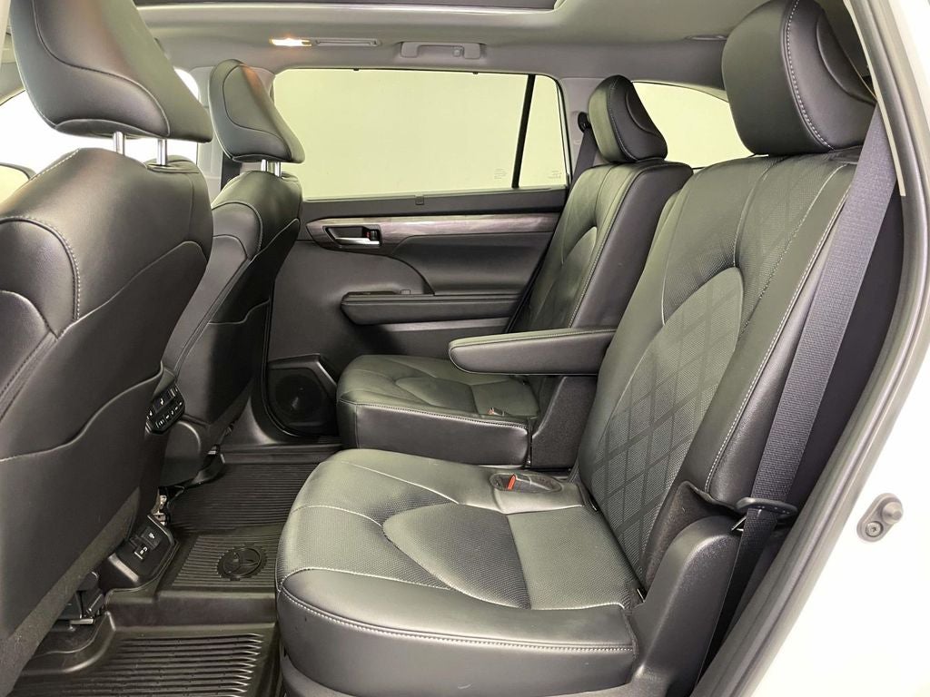 2024 Toyota Highlander Platinum