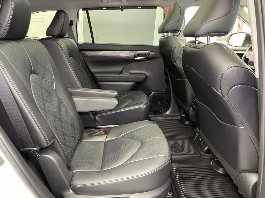2024 Toyota Highlander Platinum