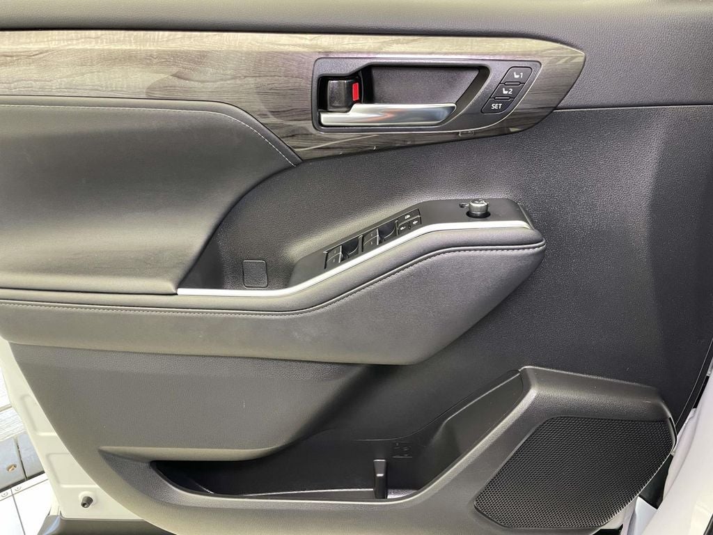 2024 Toyota Highlander Platinum