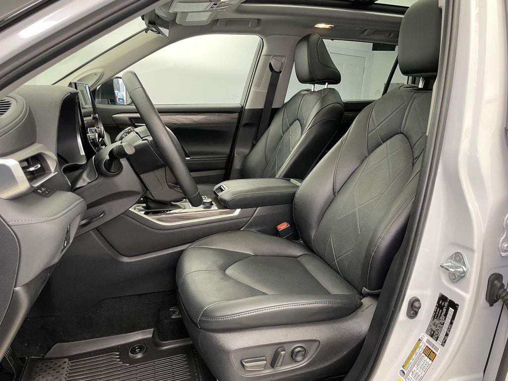2024 Toyota Highlander Platinum