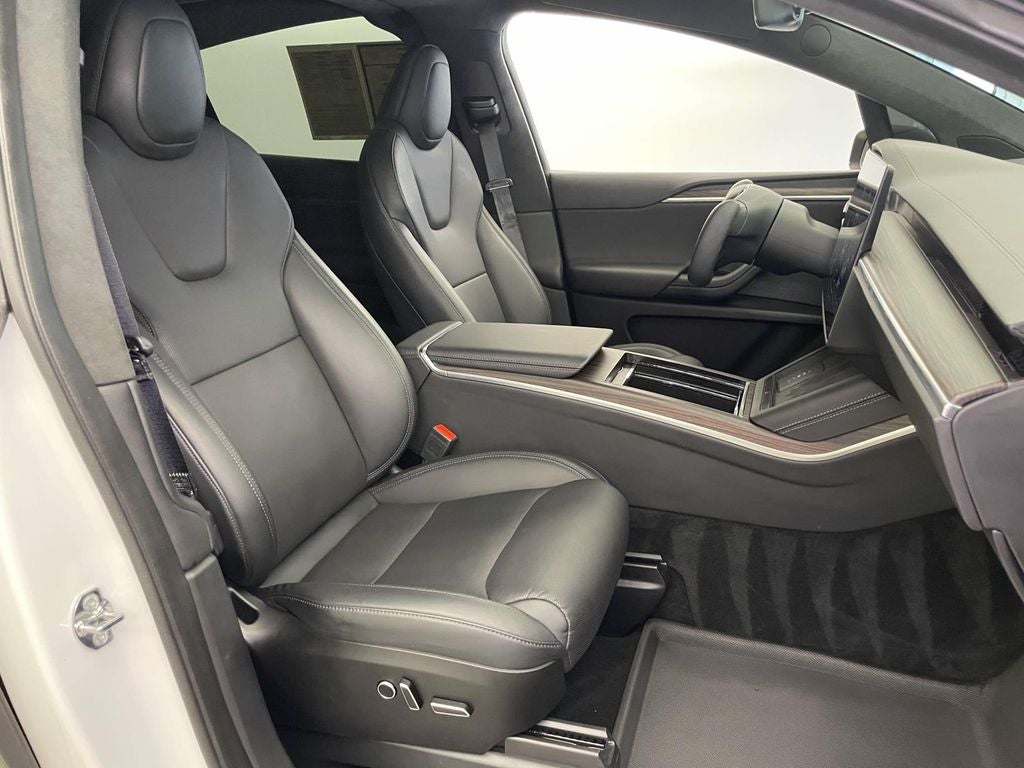 2025 Tesla Model X Base