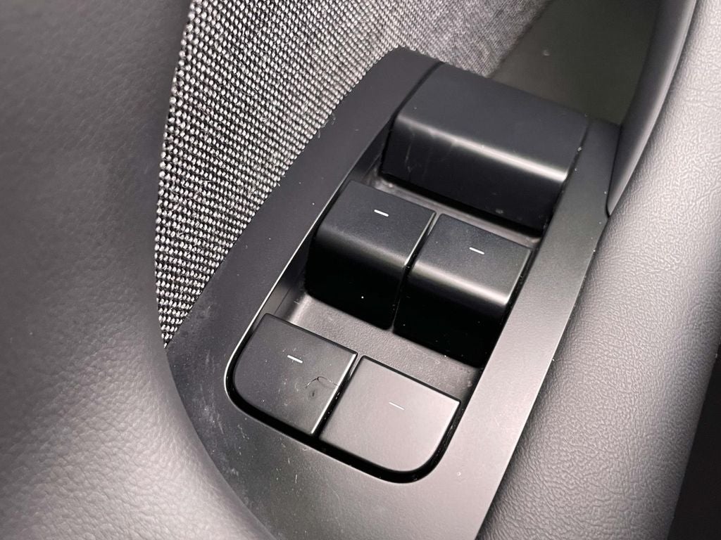 2025 Tesla Model X Base