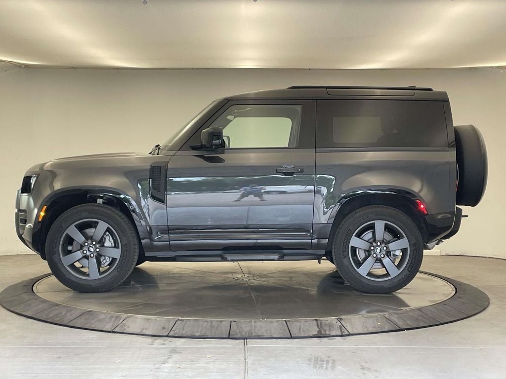 2025 Land Rover Defender 90 X-Dynamic SE