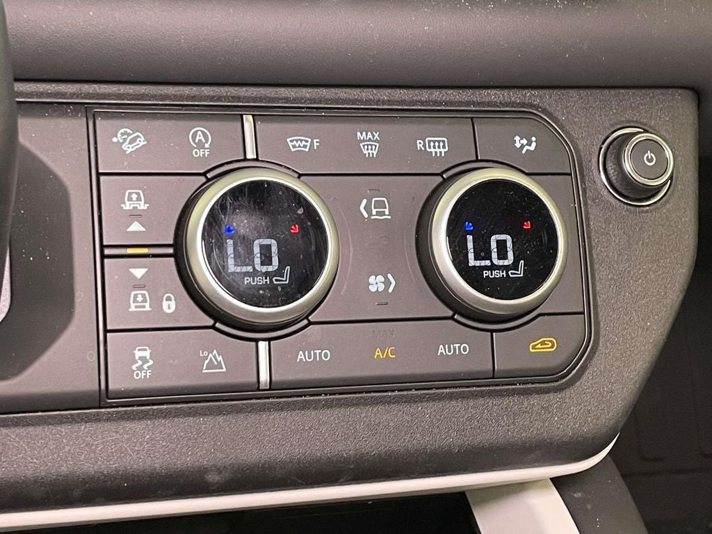 2025 Land Rover Defender 90 X-Dynamic SE