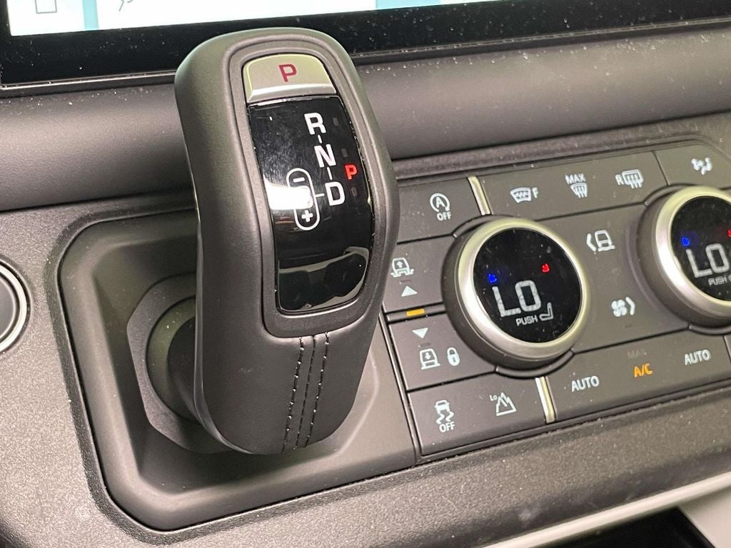 2025 Land Rover Defender 90 X-Dynamic SE