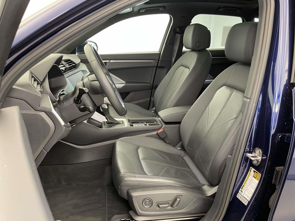 2022 Audi Q3 Premium quattro