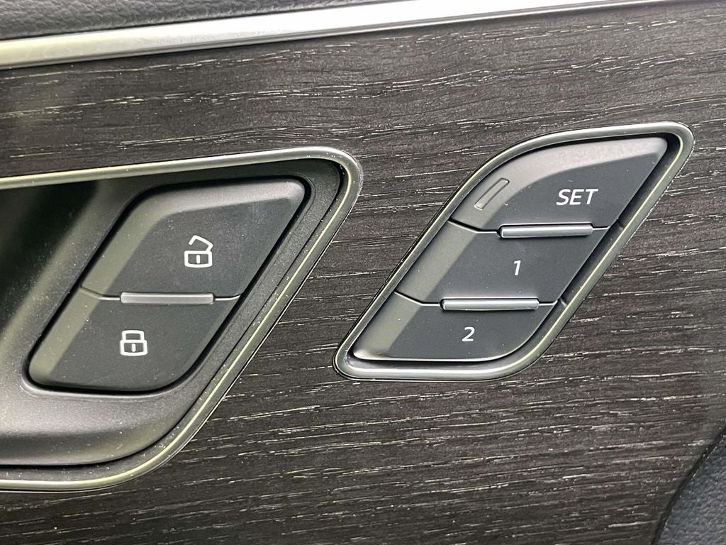 2025 Audi Q8 55 Premium quattro